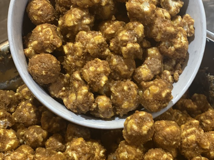 Popcorn artisanal  Enrobé de chocolat Blanc recouvert de Spéculoos - 100g